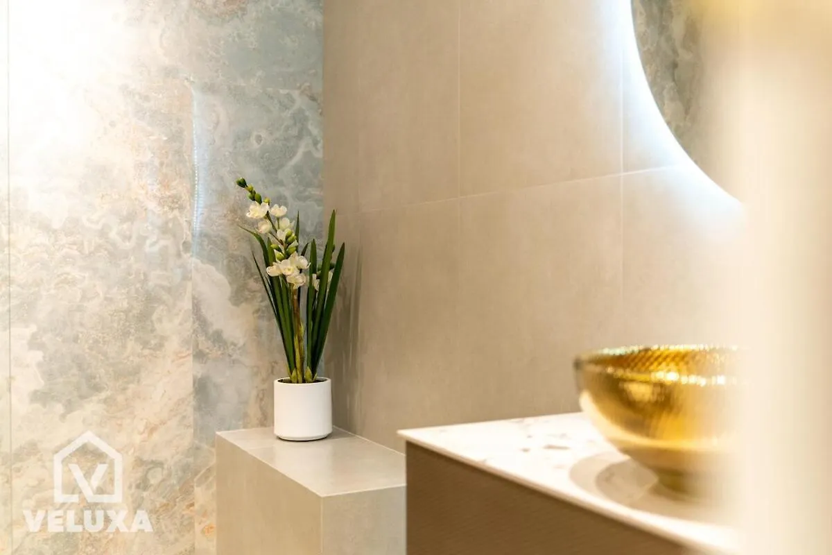 Veluxa-Luxe 2Bed 2 Min Walk To Dubai Mall 0*,  United Arab Emirates