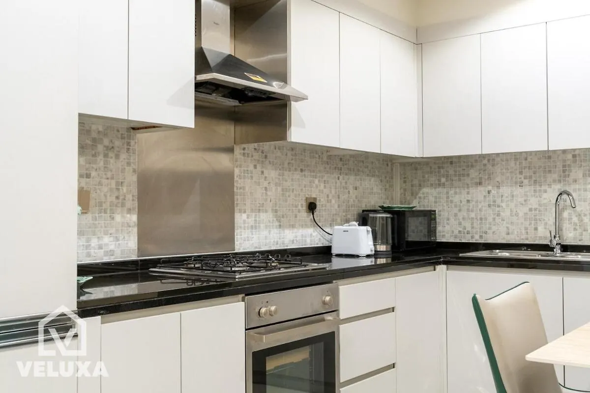 Veluxa-Luxe 2Bed 2 Min Walk To Dubai Mall 0*,  United Arab Emirates